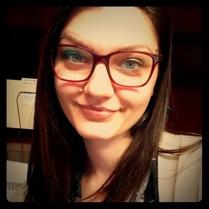 Meet your Posher, Simona